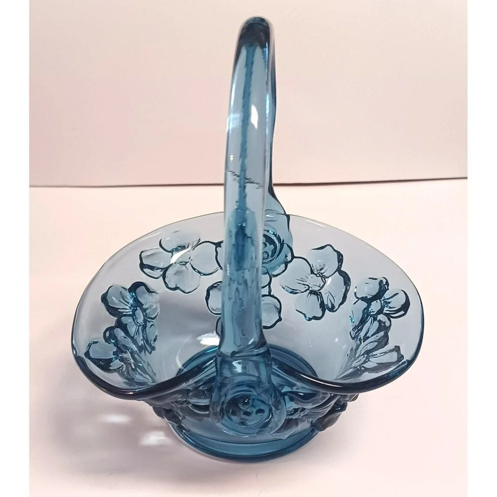 Vintage Tiara Indiana Glass Blue Dogwood Flower Handled Basket Decor 8